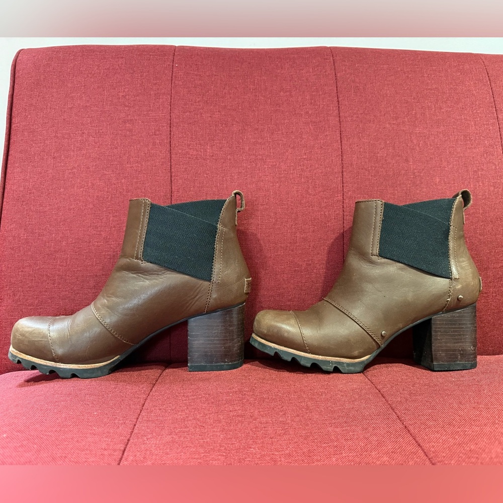 Sorel Women's Addington Chelsea Boot in Tobacco and Black Size 9 GUC